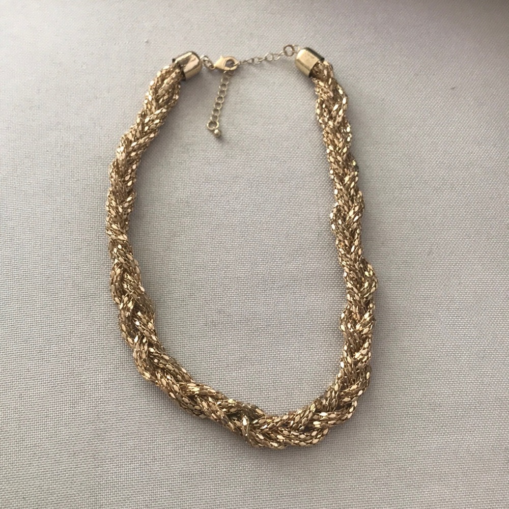 Gold chain necklace